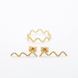 Orecchini Onde d’oro realizzati a mano con cura e passione 1